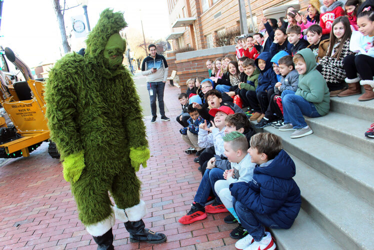 Grinch visits Wells